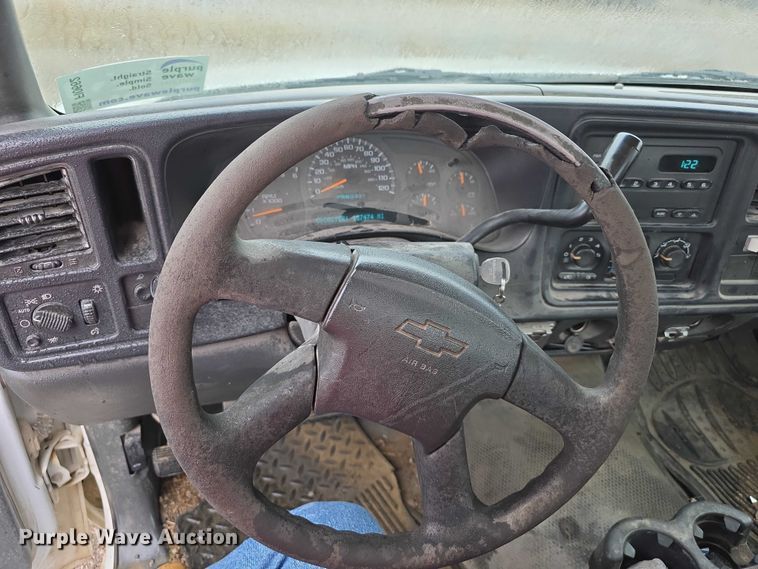 image for item FI0662 2003 Chevrolet Silverado 1500 pickup truck