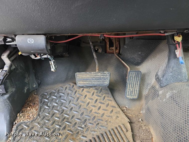 image for item FI0662 2003 Chevrolet Silverado 1500 pickup truck