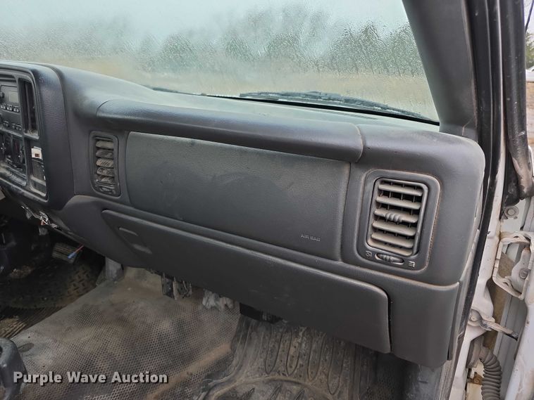 image for item FI0662 2003 Chevrolet Silverado 1500 pickup truck