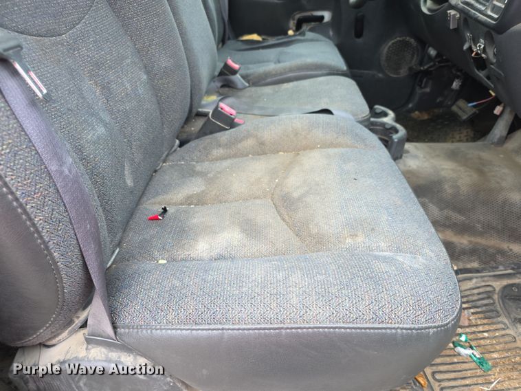 image for item FI0662 2003 Chevrolet Silverado 1500 pickup truck