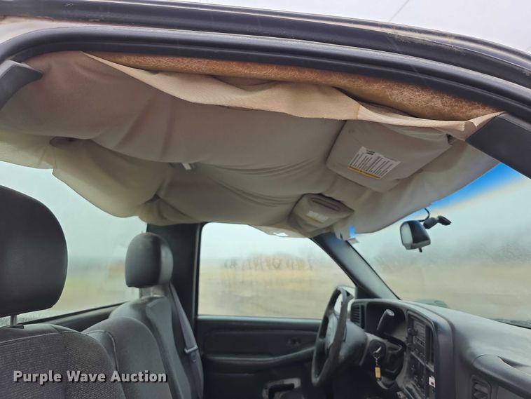 image for item FI0662 2003 Chevrolet Silverado 1500 pickup truck