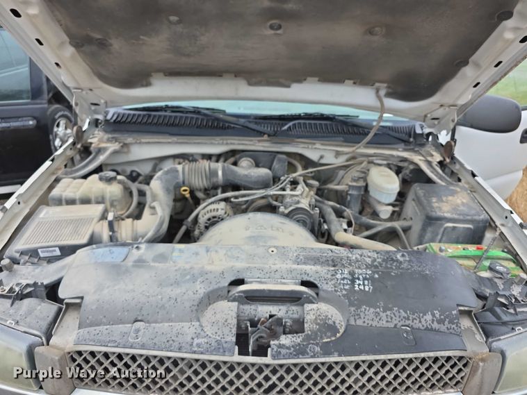 image for item FI0662 2003 Chevrolet Silverado 1500 pickup truck