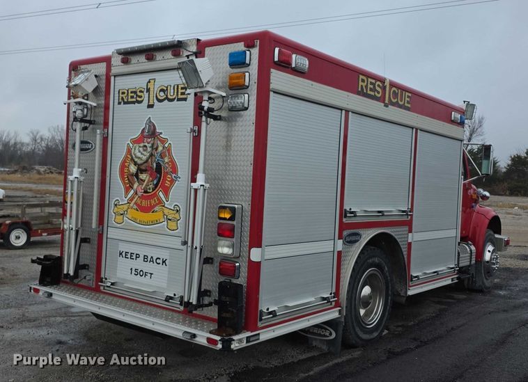 image for item FI0663 1999 IH Superior 4900 rescue vehicle