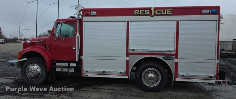 image for item FI0663 1999 IH Superior 4900 rescue vehicle