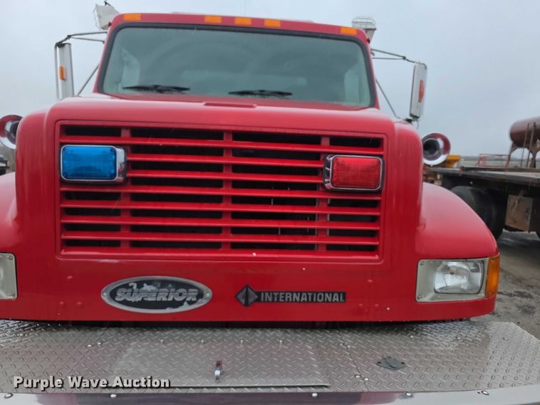 image for item FI0663 1999 IH Superior 4900 rescue vehicle