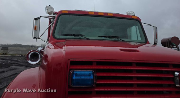 image for item FI0663 1999 IH Superior 4900 rescue vehicle