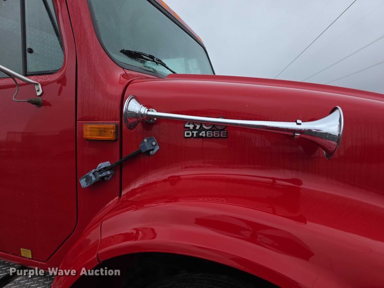 image for item FI0663 1999 IH Superior 4900 rescue vehicle