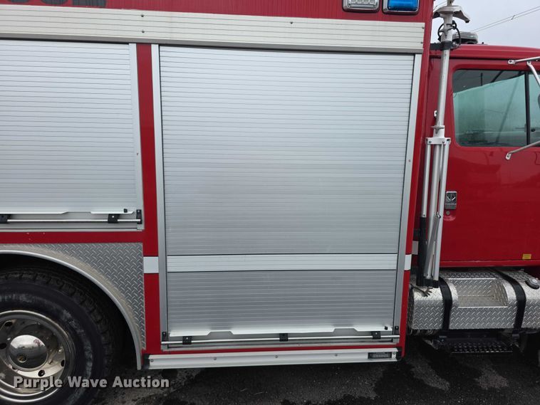 image for item FI0663 1999 IH Superior 4900 rescue vehicle