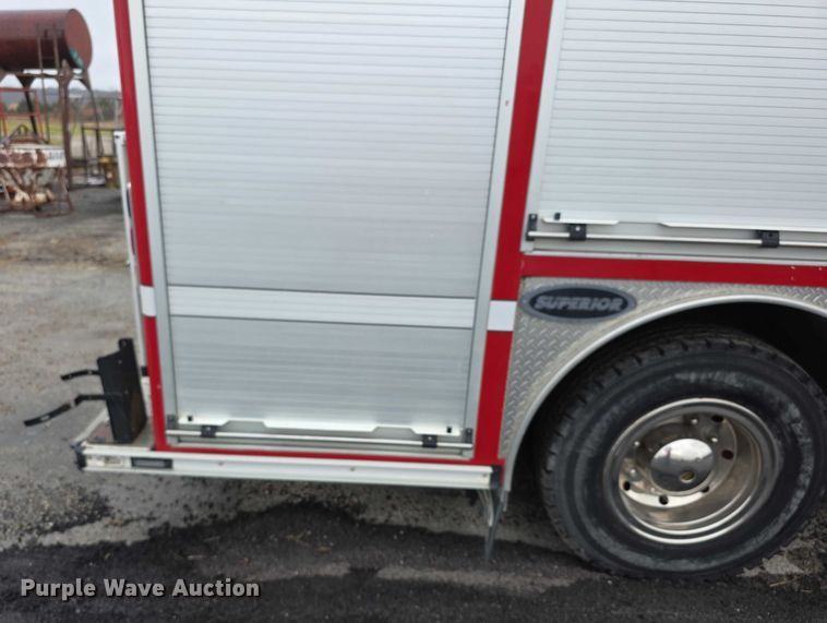 image for item FI0663 1999 IH Superior 4900 rescue vehicle