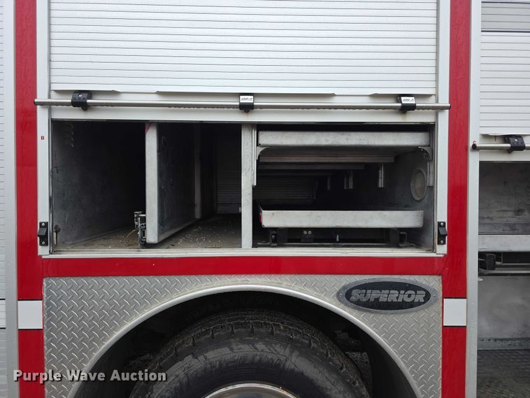 image for item FI0663 1999 IH Superior 4900 rescue vehicle