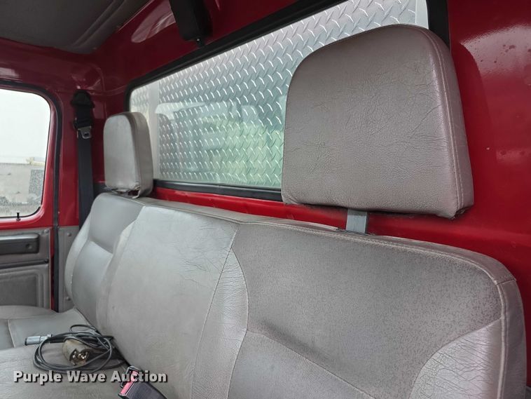 image for item FI0663 1999 IH Superior 4900 rescue vehicle