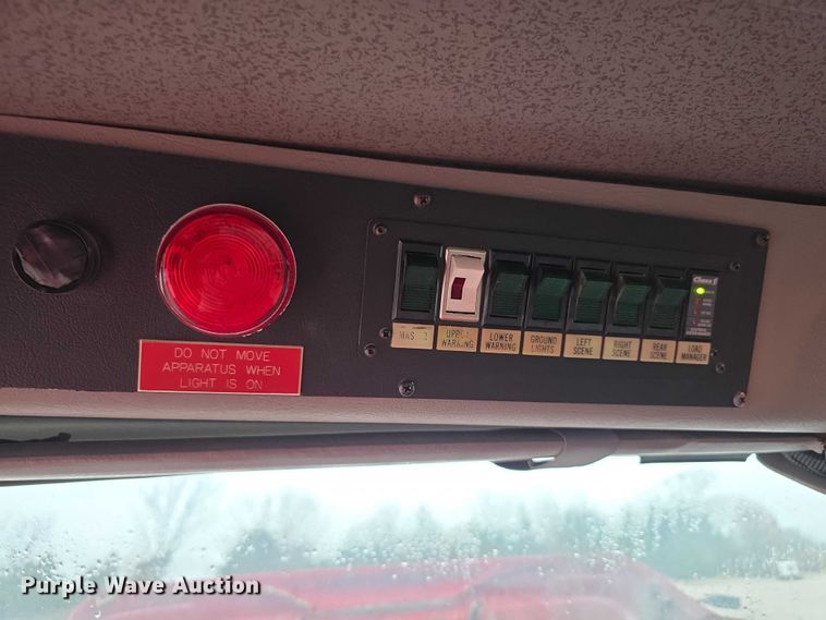 image for item FI0663 1999 IH Superior 4900 rescue vehicle