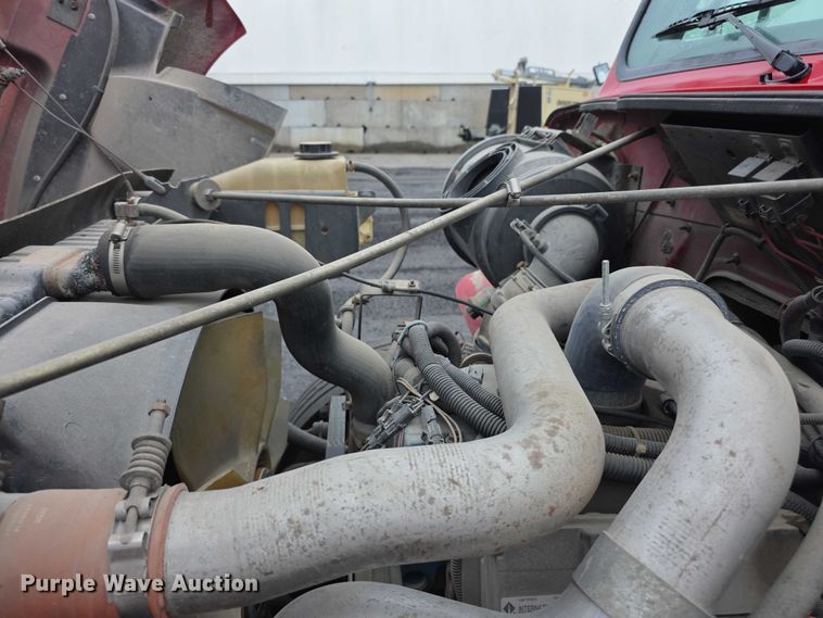 image for item FI0663 1999 IH Superior 4900 rescue vehicle