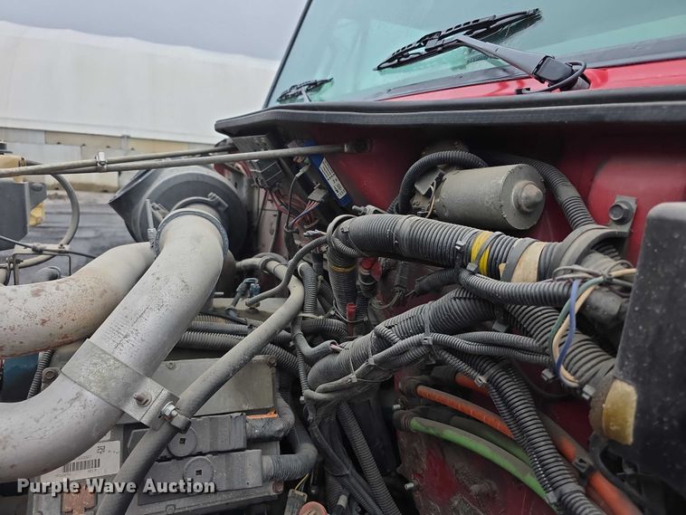 image for item FI0663 1999 IH Superior 4900 rescue vehicle