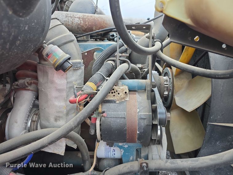 image for item FI0663 1999 IH Superior 4900 rescue vehicle