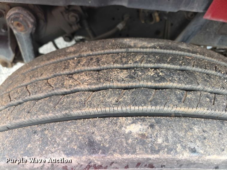 image for item FI0663 1999 IH Superior 4900 rescue vehicle