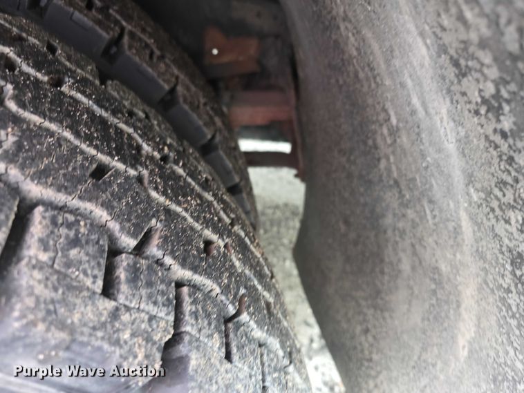 image for item FI0663 1999 IH Superior 4900 rescue vehicle