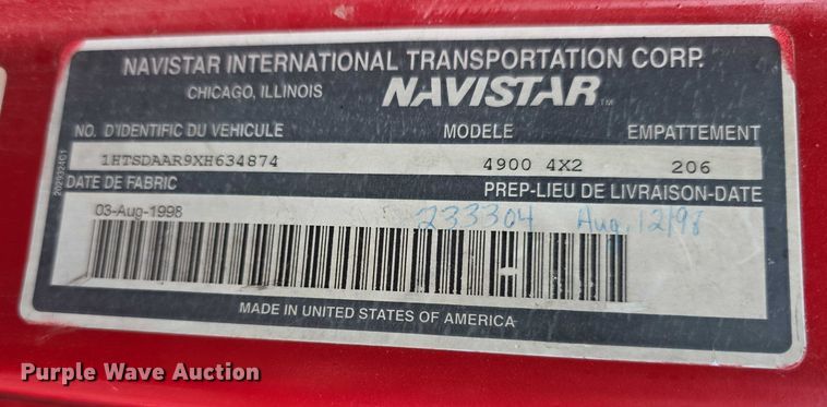 image for item FI0663 1999 IH Superior 4900 rescue vehicle