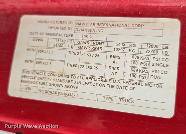 image for item FI0663 1999 IH Superior 4900 rescue vehicle