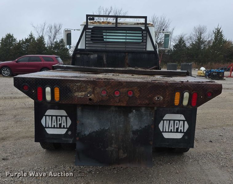 image for item FI0665 1999 International 4900 flatbed truck