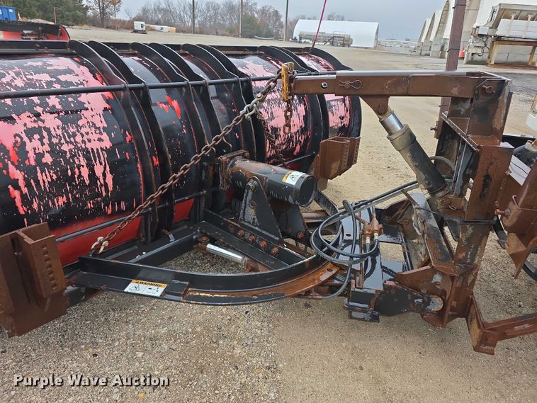 image for item FI0665 1999 International 4900 flatbed truck