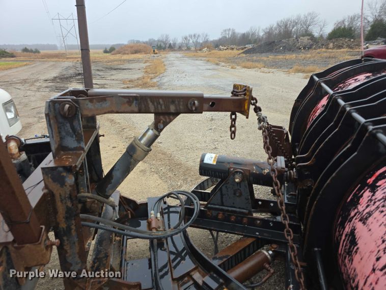 image for item FI0665 1999 International 4900 flatbed truck