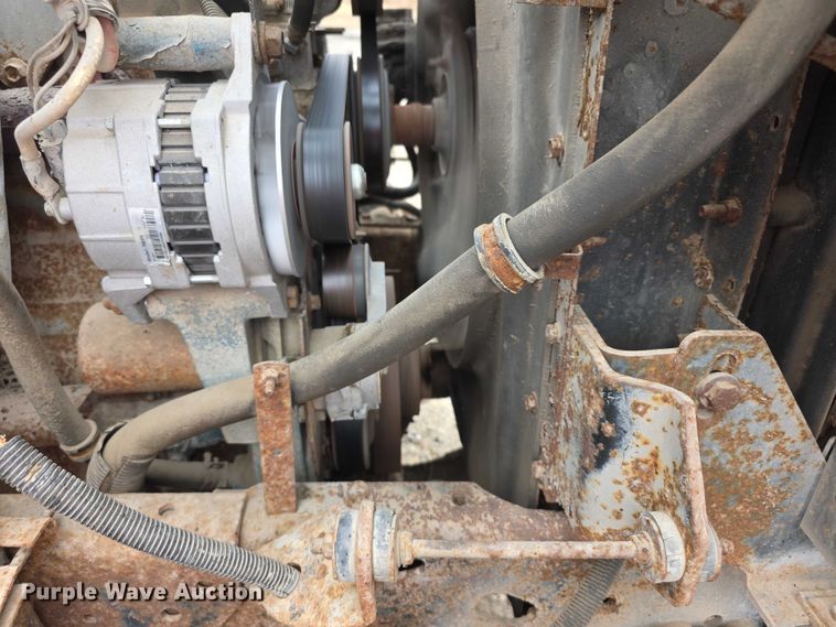 image for item FI0665 1999 International 4900 flatbed truck