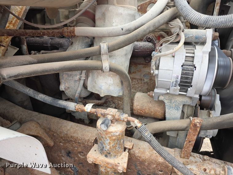 image for item FI0665 1999 International 4900 flatbed truck