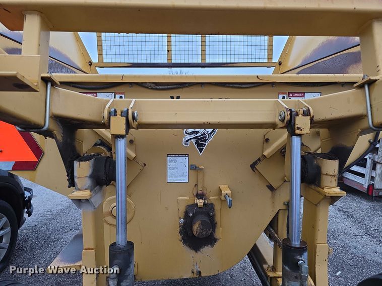 image for item FI0666 2005 Vermeer BP7000 bale processor