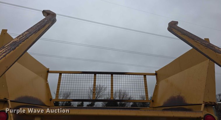 image for item FI0666 2005 Vermeer BP7000 bale processor