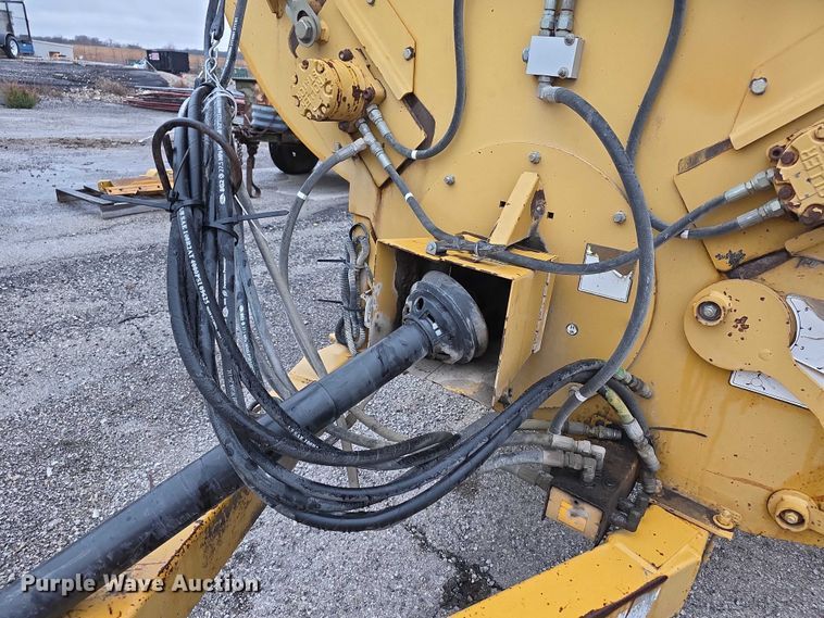 image for item FI0666 2005 Vermeer BP7000 bale processor