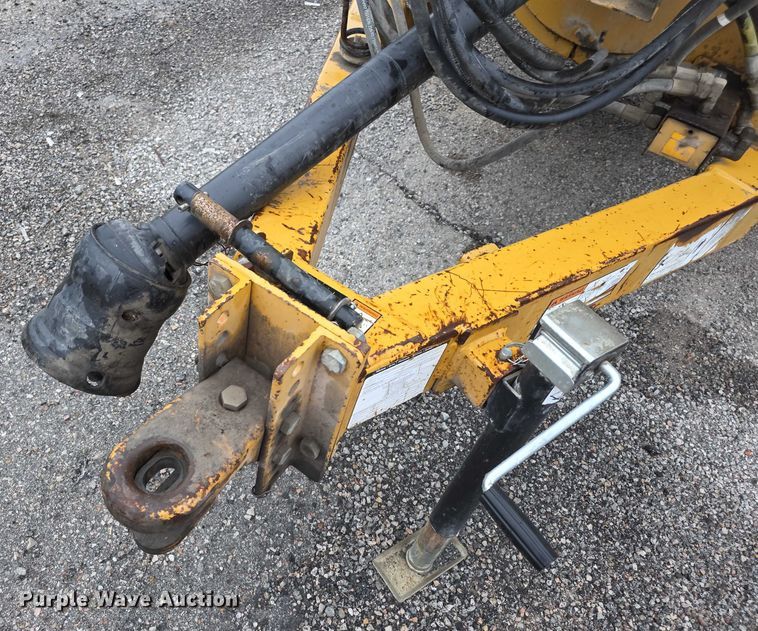 image for item FI0666 2005 Vermeer BP7000 bale processor