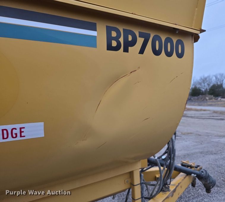 image for item FI0666 2005 Vermeer BP7000 bale processor