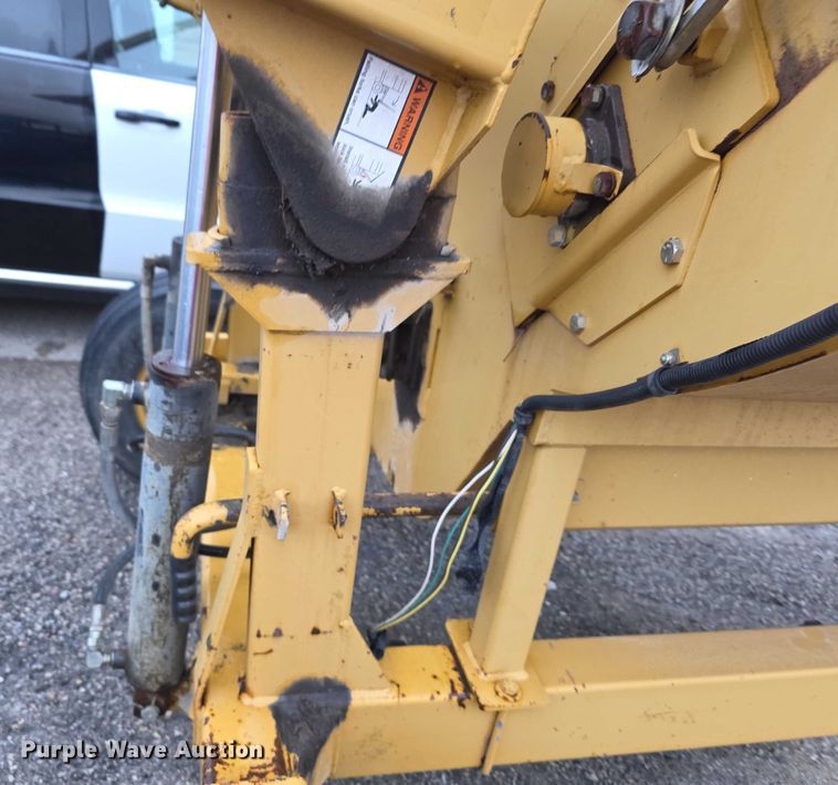 image for item FI0666 2005 Vermeer BP7000 bale processor