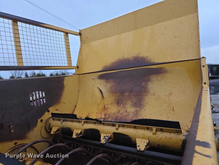 image for item FI0666 2005 Vermeer BP7000 bale processor