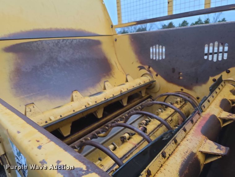 image for item FI0666 2005 Vermeer BP7000 bale processor