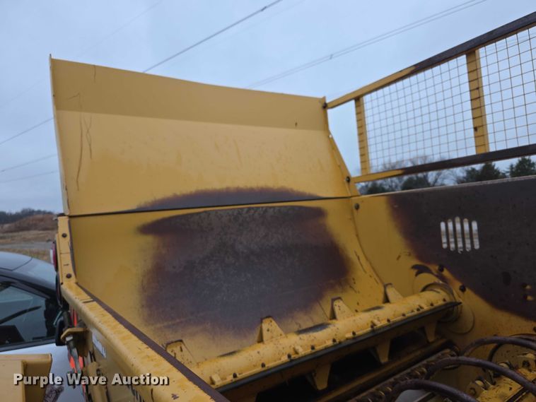 image for item FI0666 2005 Vermeer BP7000 bale processor