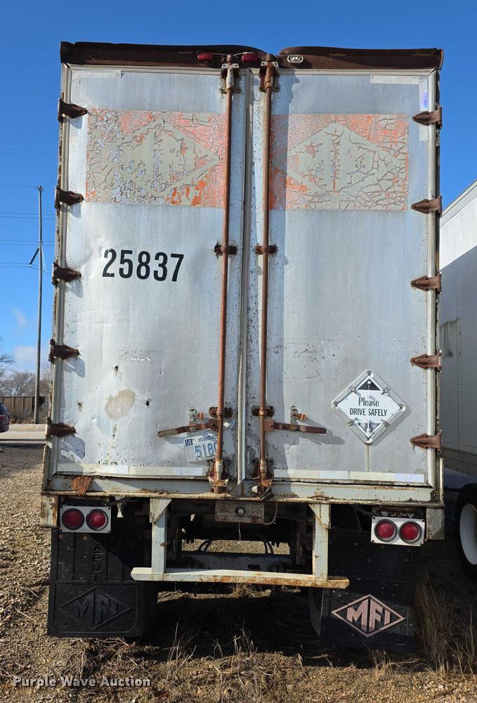 image for item FI0667 1979 Trailmobile 011R3YAW dry van trailer