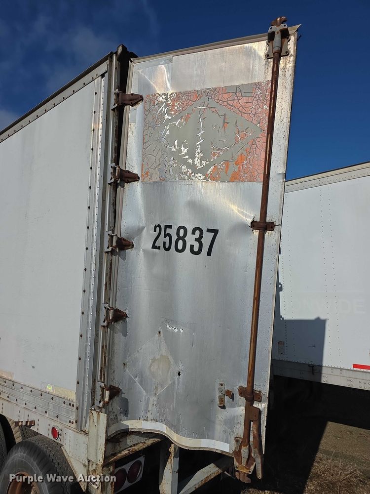 image for item FI0667 1979 Trailmobile 011R3YAW dry van trailer