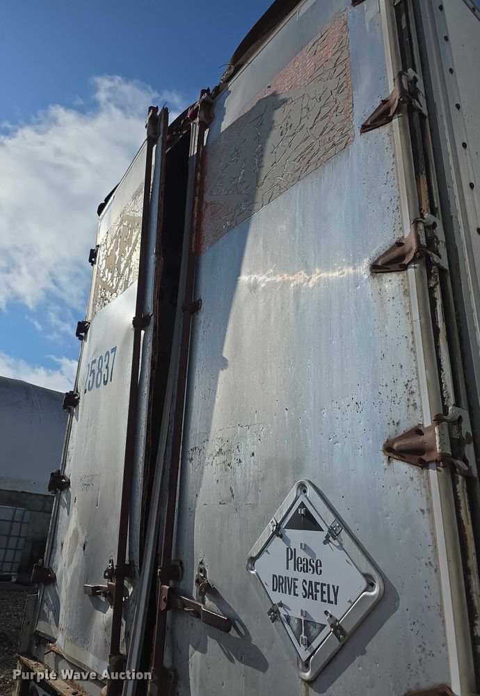 image for item FI0667 1979 Trailmobile 011R3YAW dry van trailer