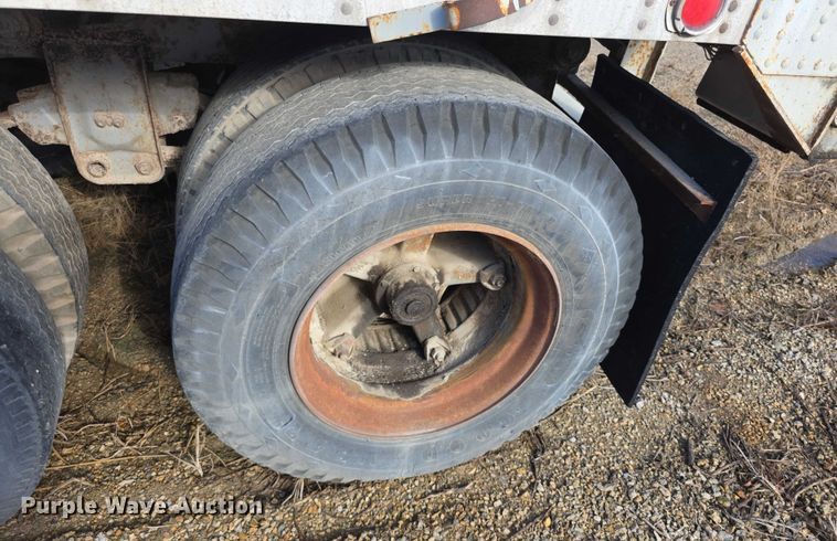 image for item FI0667 1979 Trailmobile 011R3YAW dry van trailer