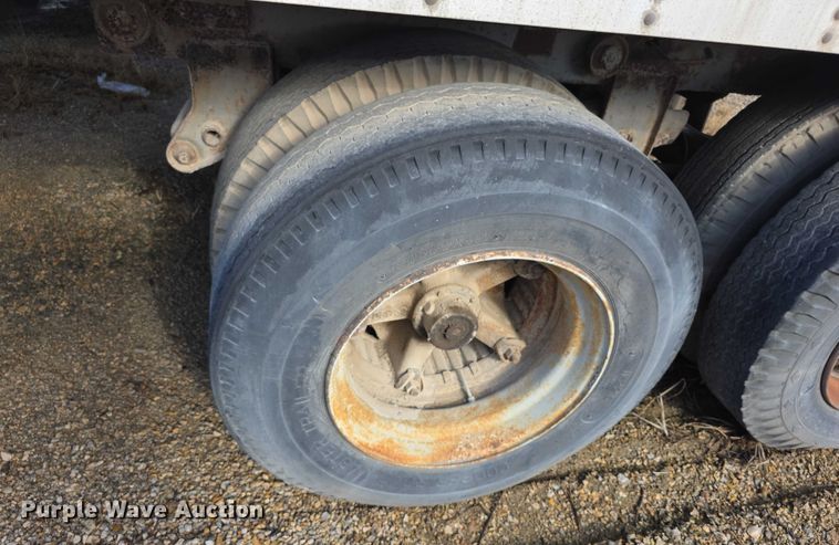 image for item FI0667 1979 Trailmobile 011R3YAW dry van trailer