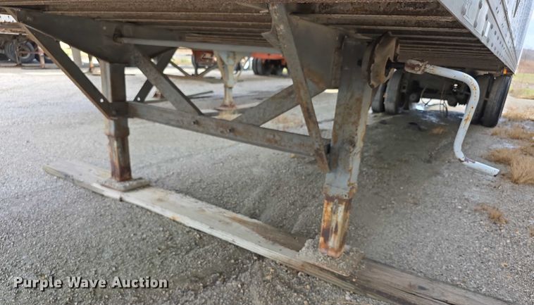 image for item FI0668 1995 Fruehauf FBLF91.5NT248 dry van trailer