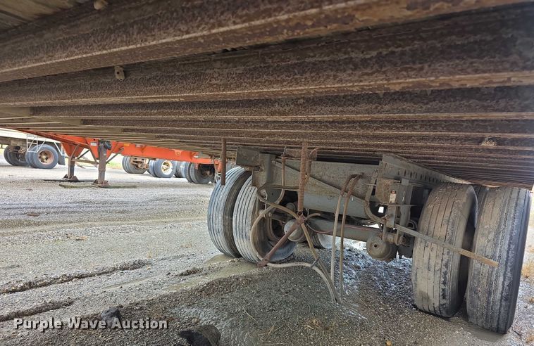 image for item FI0668 1995 Fruehauf FBLF91.5NT248 dry van trailer