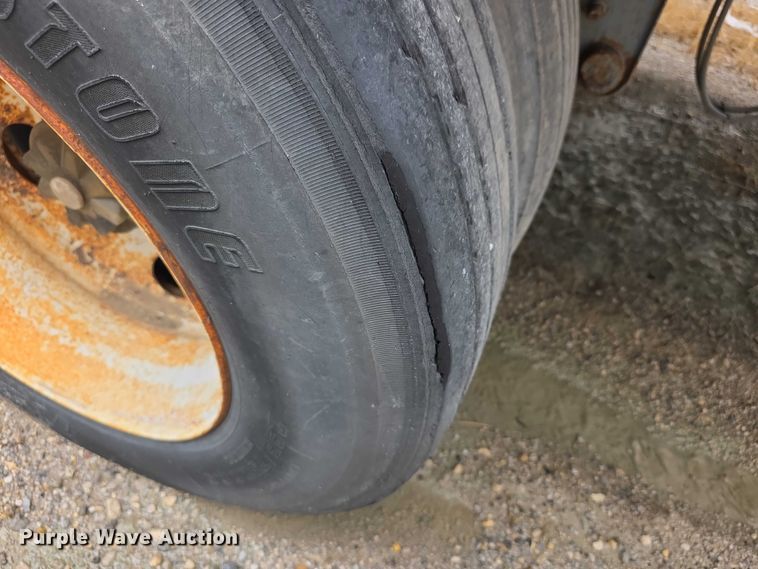 image for item FI0668 1995 Fruehauf FBLF91.5NT248 dry van trailer