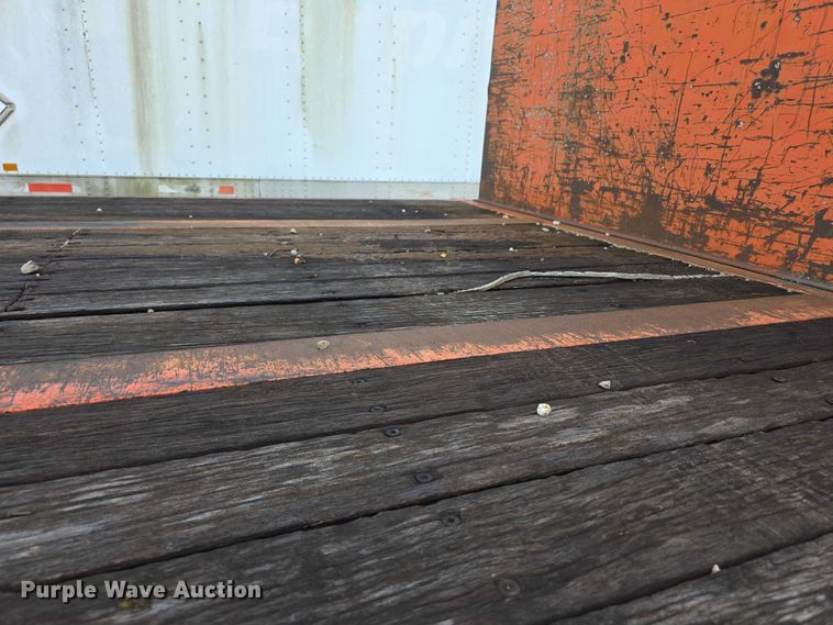 image for item FI0670 2001 Wabash flatbed trailer