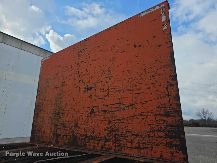 image for item FI0670 2001 Wabash flatbed trailer