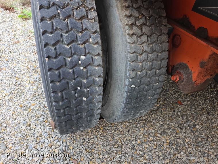 image for item FI0670 2001 Wabash flatbed trailer