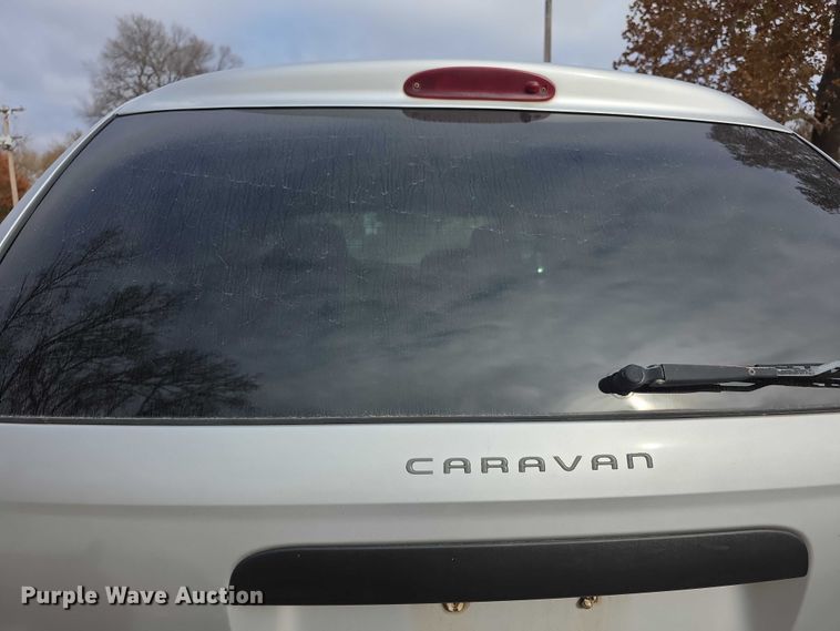 image for item FI0672 2001 Dodge Caravan van