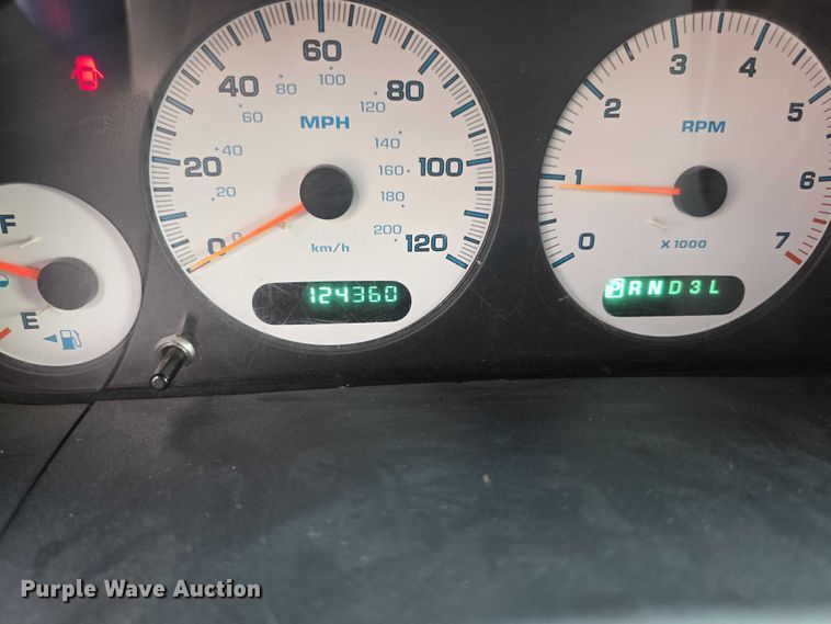 image for item FI0672 2001 Dodge Caravan van